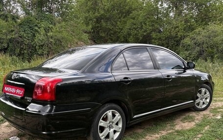 Toyota Avensis III рестайлинг, 2004 год, 630 000 рублей, 2 фотография