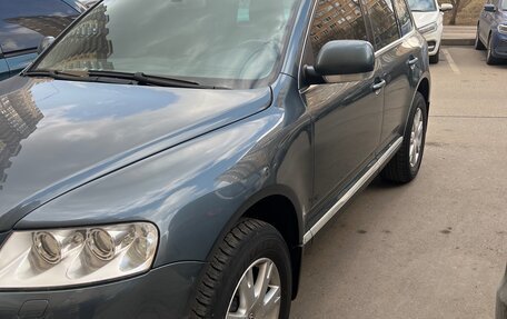 Volkswagen Touareg III, 2004 год, 1 000 000 рублей, 4 фотография