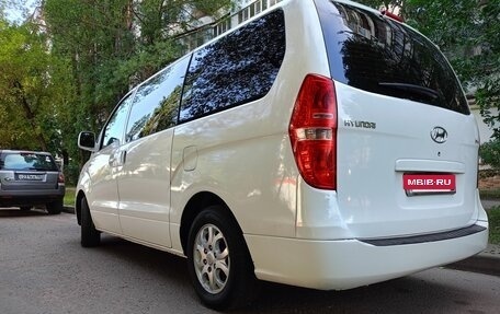 Hyundai H-1 II рестайлинг, 2010 год, 1 098 000 рублей, 4 фотография