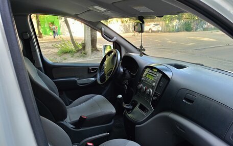Hyundai H-1 II рестайлинг, 2010 год, 1 098 000 рублей, 6 фотография