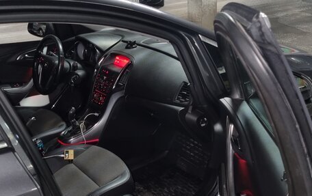Opel Astra J, 2011 год, 740 000 рублей, 18 фотография