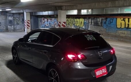 Opel Astra J, 2011 год, 740 000 рублей, 19 фотография