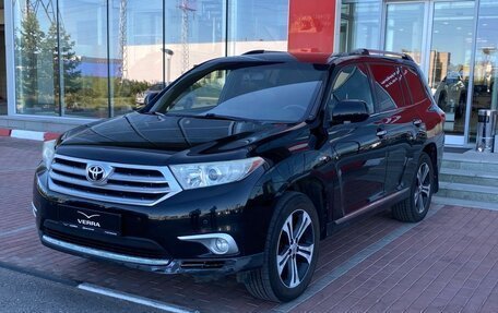 Toyota Highlander III, 2012 год, 1 390 000 рублей, 2 фотография