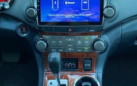 Toyota Highlander III, 2012 год, 1 390 000 рублей, 12 фотография