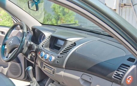 Mitsubishi L200 IV рестайлинг, 2008 год, 1 180 000 рублей, 14 фотография