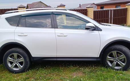 Toyota RAV4, 2015 год, 2 250 000 рублей, 4 фотография
