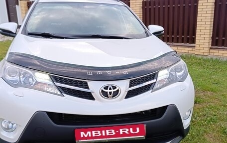 Toyota RAV4, 2015 год, 2 250 000 рублей, 2 фотография
