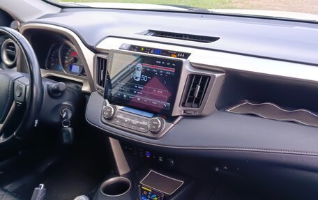 Toyota RAV4, 2015 год, 2 250 000 рублей, 10 фотография