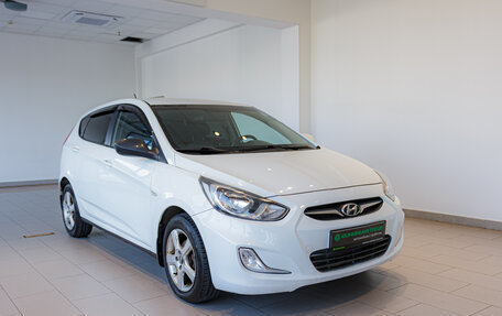 Hyundai Solaris II рестайлинг, 2011 год, 642 000 рублей, 3 фотография