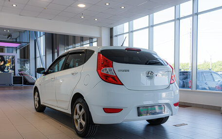 Hyundai Solaris II рестайлинг, 2011 год, 642 000 рублей, 9 фотография