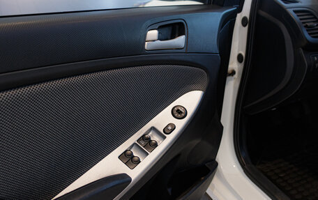 Hyundai Solaris II рестайлинг, 2011 год, 642 000 рублей, 10 фотография