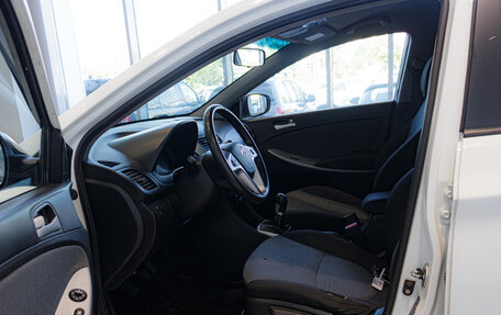Hyundai Solaris II рестайлинг, 2011 год, 642 000 рублей, 11 фотография