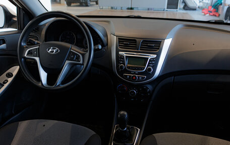 Hyundai Solaris II рестайлинг, 2011 год, 642 000 рублей, 15 фотография