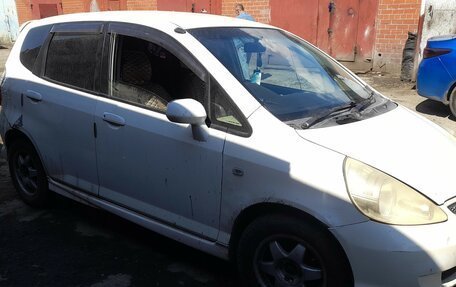 Honda Fit III, 2006 год, 275 000 рублей, 2 фотография