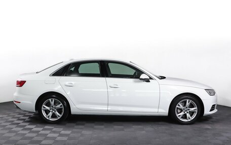 Audi A4, 2018 год, 2 690 000 рублей, 4 фотография