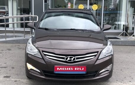 Hyundai Solaris II рестайлинг, 2015 год, 830 000 рублей, 2 фотография