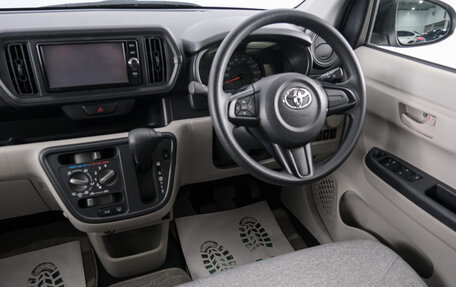Toyota Passo III, 2018 год, 949 000 рублей, 8 фотография