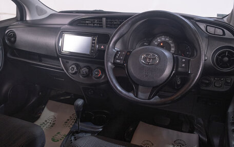 Toyota Vitz, 2019 год, 1 239 000 рублей, 10 фотография