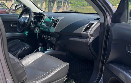 Mitsubishi Outlander III рестайлинг 3, 2008 год, 1 400 000 рублей, 8 фотография