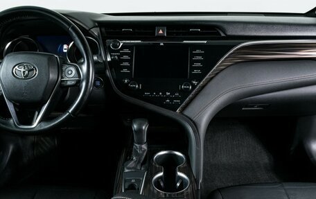 Toyota Camry, 2020 год, 3 090 000 рублей, 11 фотография