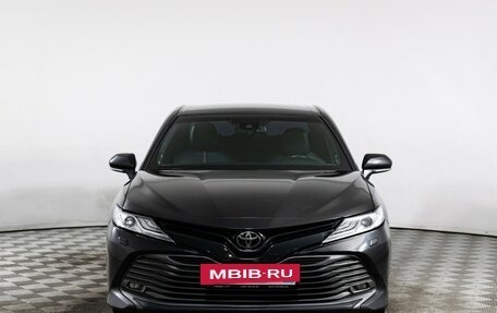 Toyota Camry, 2020 год, 3 090 000 рублей, 2 фотография