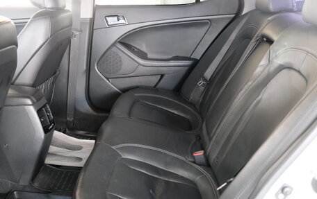KIA K5 I рестайлинг, 2011 год, 999 000 рублей, 24 фотография