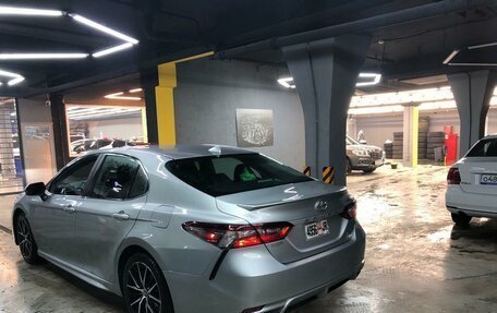 Toyota Camry, 2021 год, 2 850 000 рублей, 2 фотография