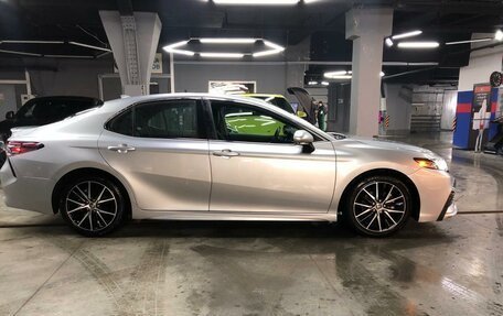 Toyota Camry, 2021 год, 2 850 000 рублей, 5 фотография