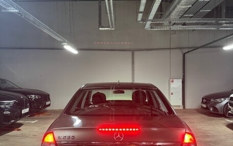 Mercedes-Benz E-Класс, 2008 год, 1 290 000 рублей, 11 фотография