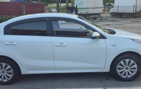 KIA Rio IV, 2018 год, 799 000 рублей, 4 фотография