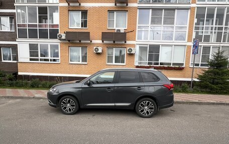 Mitsubishi Outlander III рестайлинг 3, 2018 год, 2 150 000 рублей, 2 фотография