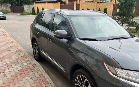 Mitsubishi Outlander III рестайлинг 3, 2018 год, 2 150 000 рублей, 5 фотография