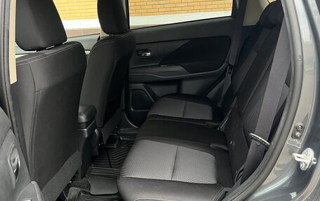 Mitsubishi Outlander III рестайлинг 3, 2018 год, 2 150 000 рублей, 8 фотография