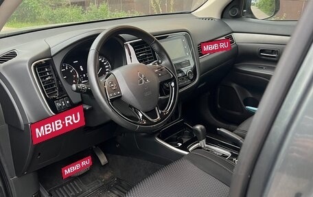 Mitsubishi Outlander III рестайлинг 3, 2018 год, 2 150 000 рублей, 9 фотография
