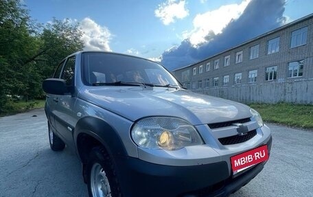 Chevrolet Niva I рестайлинг, 2011 год, 409 000 рублей, 6 фотография