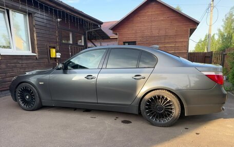 BMW 5 серия, 2004 год, 1 100 000 рублей, 3 фотография
