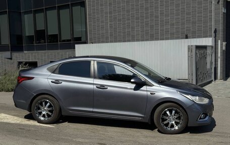 Hyundai Solaris II рестайлинг, 2018 год, 1 350 000 рублей, 6 фотография