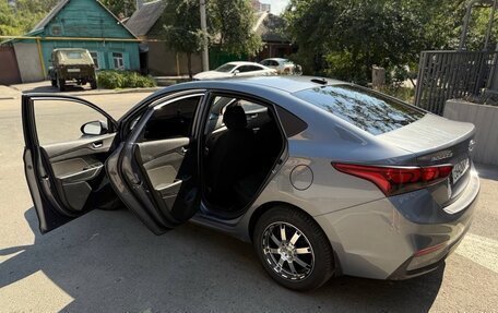 Hyundai Solaris II рестайлинг, 2018 год, 1 350 000 рублей, 11 фотография