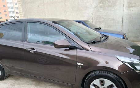 Hyundai Solaris II рестайлинг, 2015 год, 950 000 рублей, 2 фотография