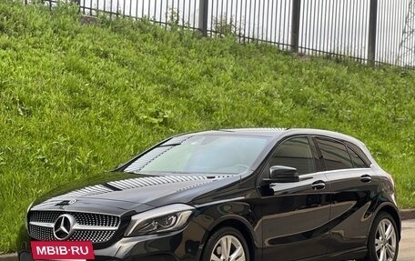 Mercedes-Benz A-Класс, 2017 год, 1 650 000 рублей, 3 фотография