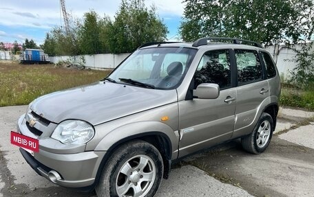 Chevrolet Niva I рестайлинг, 2011 год, 420 000 рублей, 2 фотография