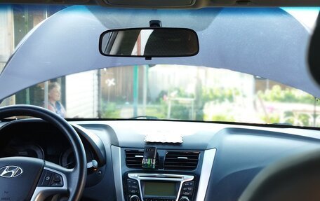 Hyundai Solaris II рестайлинг, 2011 год, 750 000 рублей, 3 фотография
