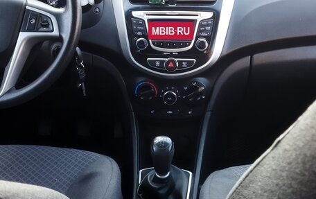 Hyundai Solaris II рестайлинг, 2011 год, 750 000 рублей, 11 фотография