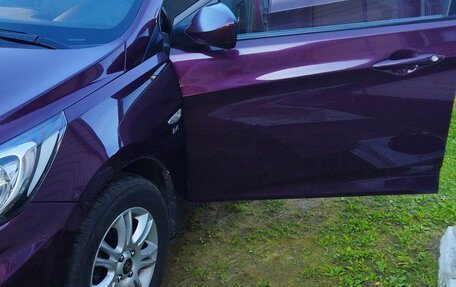 Hyundai Solaris II рестайлинг, 2011 год, 750 000 рублей, 18 фотография