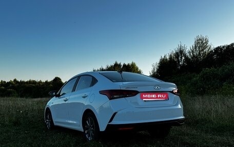 Hyundai Solaris II рестайлинг, 2021 год, 1 590 000 рублей, 8 фотография