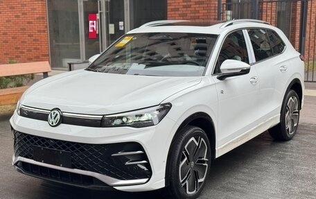 Volkswagen Tiguan, 2025 год, 4 350 000 рублей, 3 фотография