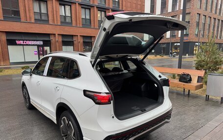 Volkswagen Tiguan, 2025 год, 4 350 000 рублей, 36 фотография