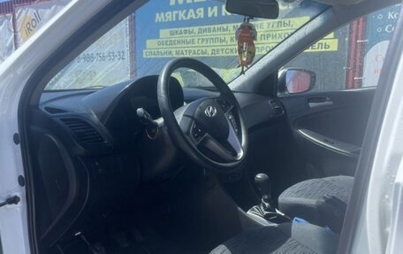 Hyundai Solaris II рестайлинг, 2015 год, 950 000 рублей, 4 фотография