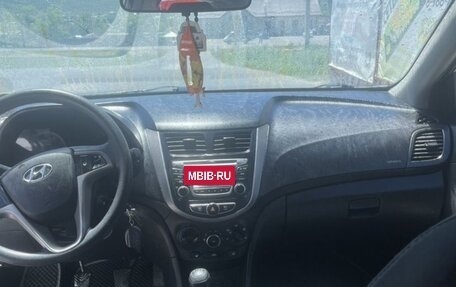 Hyundai Solaris II рестайлинг, 2015 год, 950 000 рублей, 5 фотография