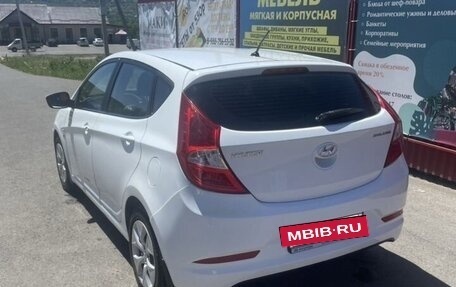Hyundai Solaris II рестайлинг, 2015 год, 950 000 рублей, 3 фотография